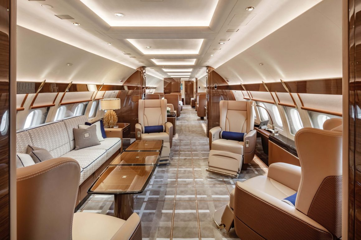 SD_providing_connectivity_to_worlds_first_VVIP_Airbus_ACJ320neo